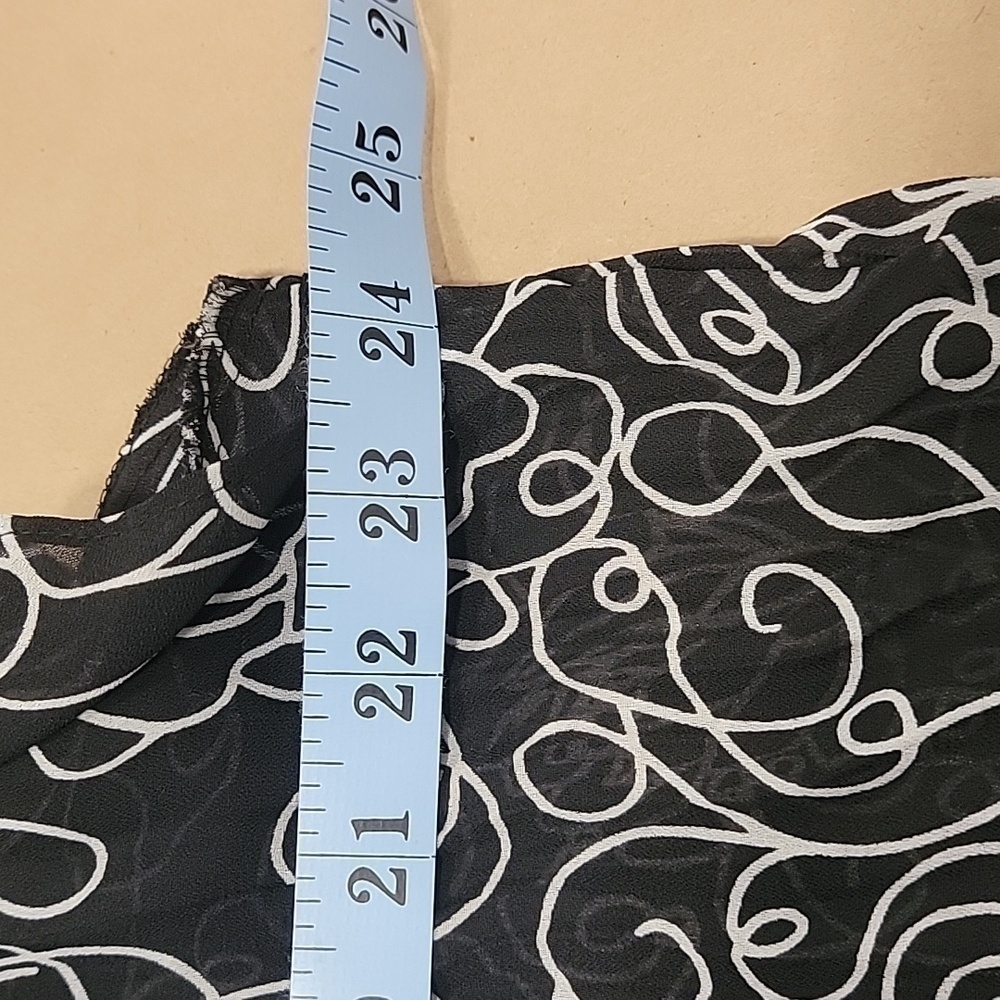 Worthington Woman, Size 2X, Black with White Line Art Pattern Button Down Blouse - Picture 6 of 10